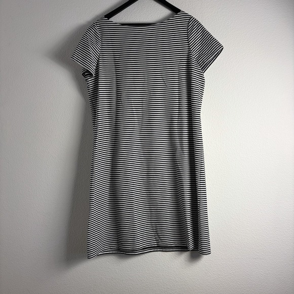 Lafayette 148 New York Dresses & Skirts - LAFAYETTE 148 NEW YORK XL Black White Striped Dress Back V Neck Cotton Stretch